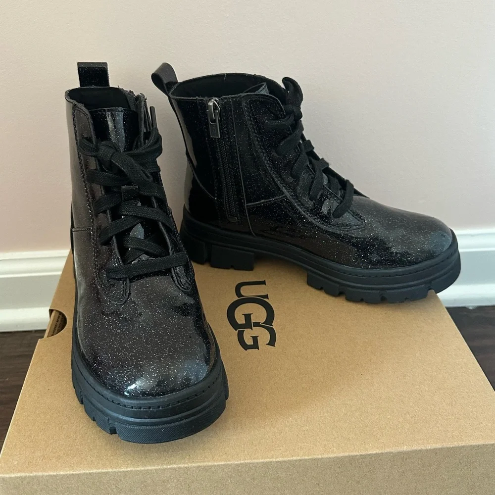 UGG Kids Ashton Lace-up Glitter Boot
